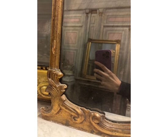 SPECC560 - Gilded and sculpted mirror with shells, 19th century, dimensions cm W 85 x H 138