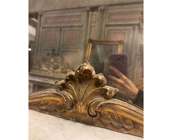 SPECC560 - Gilded and sculpted mirror with shells, 19th century, dimensions cm W 85 x H 138