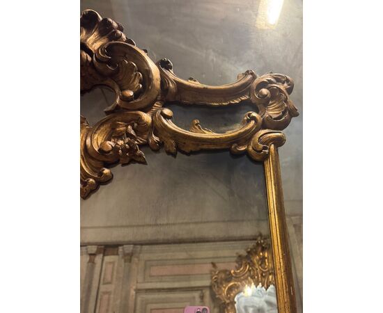 SPECC560 - Gilded and sculpted mirror with shells, 19th century, dimensions cm W 85 x H 138
