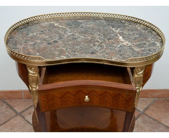 Antique Napoleon III bean-shaped table in precious exotic woods. France, 19th century.