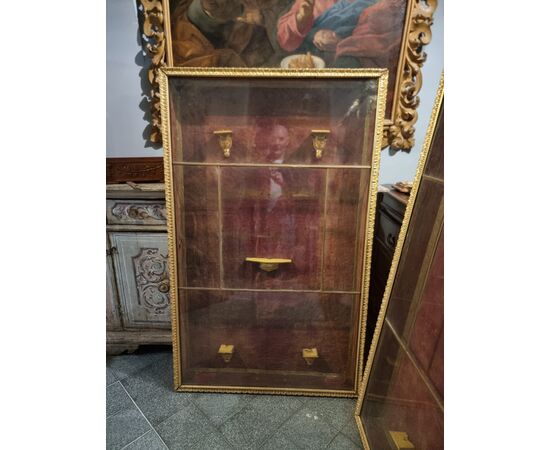 Coppia di teche in legno 