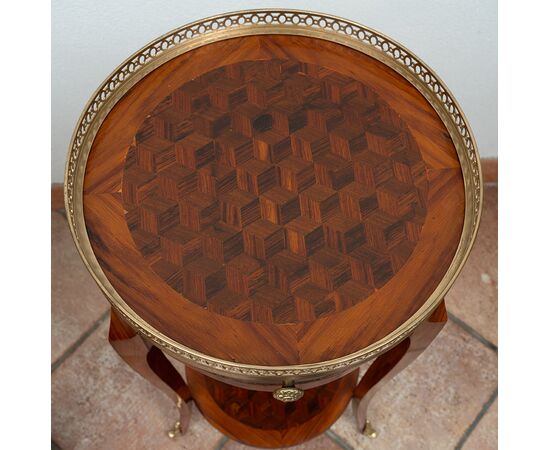 Pair of antique side tables in precious exotic woods with inlays of gilded bronze elements. France, early 20th century.