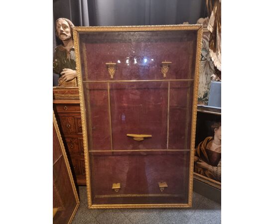 Coppia di teche in legno 