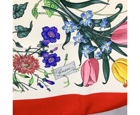 GUCCI Foulard Vintage in Seta Col. Rosso Flora