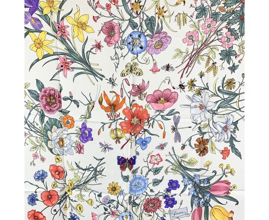 GUCCI Foulard Vintage in Seta Col. Rosa Gucci<strong> Flora