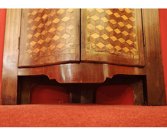 Angolare intarsiato piano in marmo