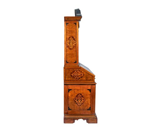 Coppia di trumeau in legno finemente intarsiato. Veneto, XVIII secolo.
