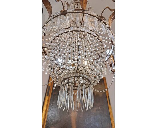 LAMPADARIO A PANIERE IN CRISTALLI E FERRO DORATO PRIMI DEL XIX SECOLO
