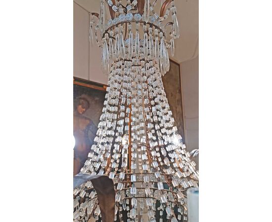 LAMPADARIO A PANIERE IN CRISTALLI E FERRO DORATO PRIMI DEL XIX SECOLO