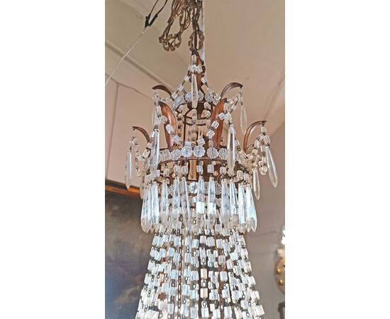 LAMPADARIO A PANIERE IN CRISTALLI E FERRO DORATO PRIMI DEL XIX SECOLO