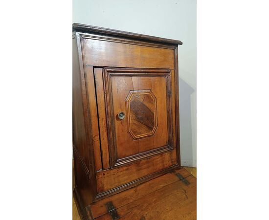 COPPIA DI INGINOCCHIATOI IN NOCE LUIGI XIV FINE XVII SECOLO 
