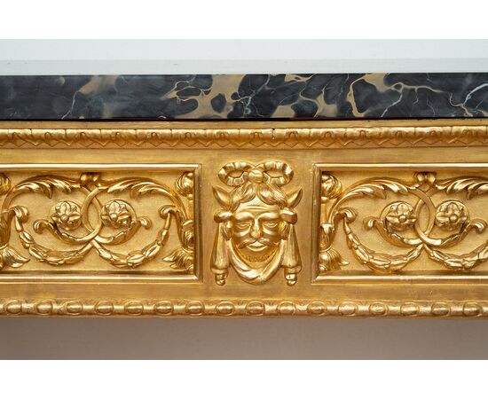Consolle antica Luigi XVI Napoletana in legno dorato e intagliato con piano in marmo nero portoro. Periodo fine 18secolo.