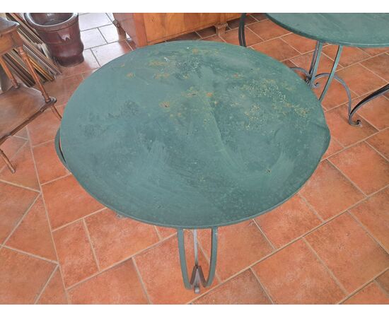 Coppia di tavoli rotondi in ferro 