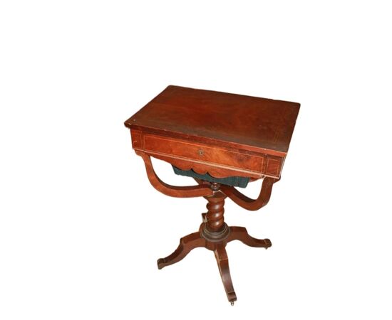 Tavolino da Lavoro Francese stile Carlo X in legno di mogano