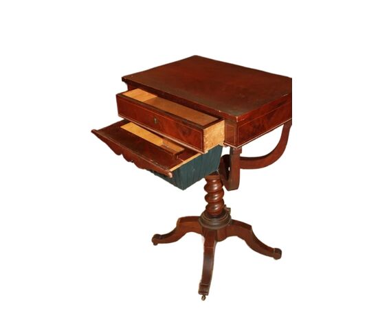 Tavolino da Lavoro Francese stile Carlo X in legno di mogano