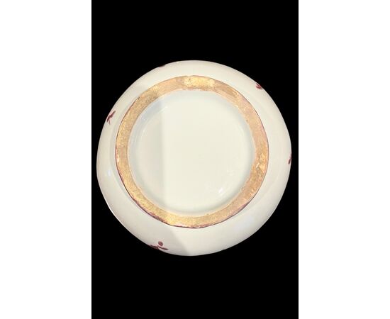 Vaso in maiolica con decoro ad architetture e motivi vegetali  in rosso porpora.Casali e Callegari.Pesaro.
