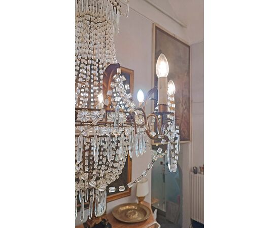 LAMPADARIO A PANIERE IN CRISTALLI E FERRO DORATO PRIMI DEL XIX SECOLO