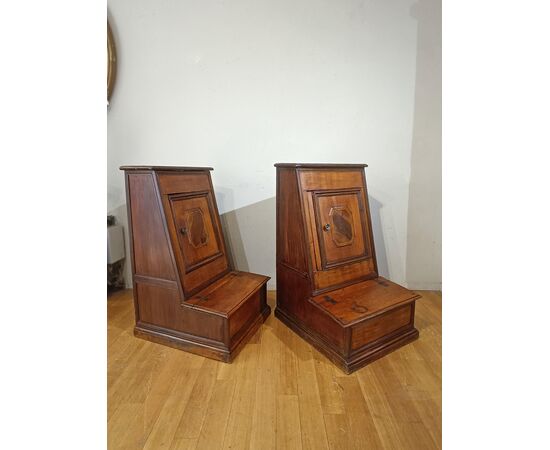 COPPIA DI INGINOCCHIATOI IN NOCE LUIGI XIV FINE XVII SECOLO 