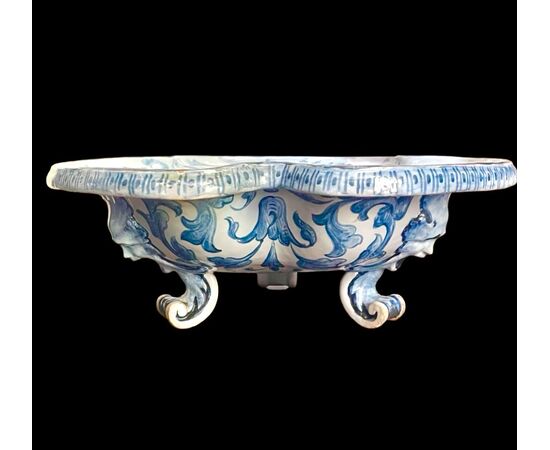 Vaso centrotavola in maiolica. Manifattura Battaglia,Napoli.