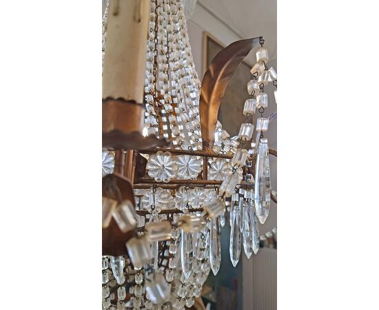 LAMPADARIO A PANIERE IN CRISTALLI E FERRO DORATO PRIMI DEL XIX SECOLO
