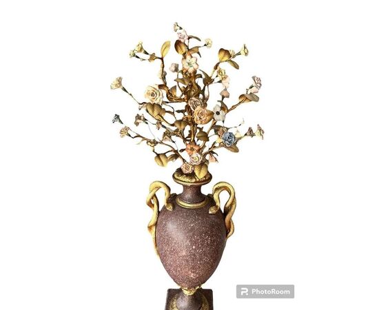  Coppia di Vasi Eleganti in Porfido e Bronzo del XIX Secolo