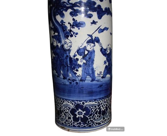 Vaso Porta Ombrelli Cinese in Porcellana Bianca e Blu Decorata con Personaggi