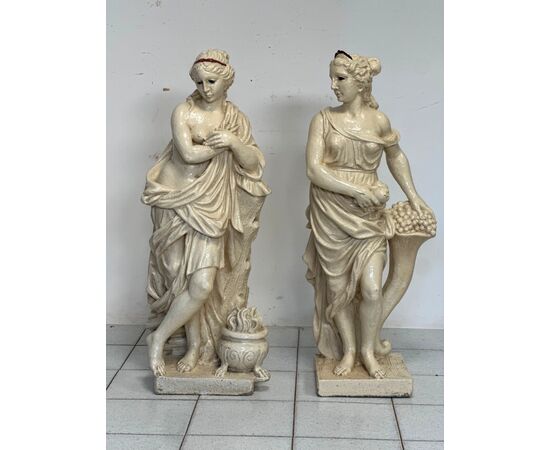 Coppia di statue in graniglia di pietra. Epoca primi 900. H 94 cm