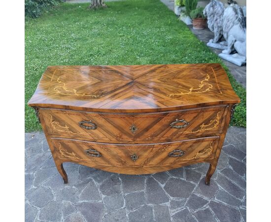 Coppia di cassettoni Lombardi noce del 700 con intarsi bois de rose 