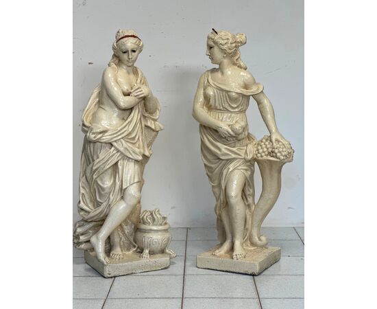 Coppia di statue in graniglia di pietra. Epoca primi 900. H 94 cm