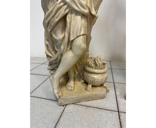 Coppia di statue in graniglia di pietra. Epoca primi 900. H 94 cm