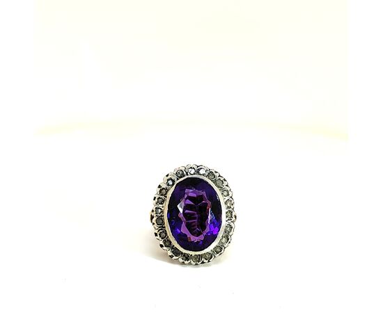 ANELLO IN ORO CON AMETISTA E DIAMANTI