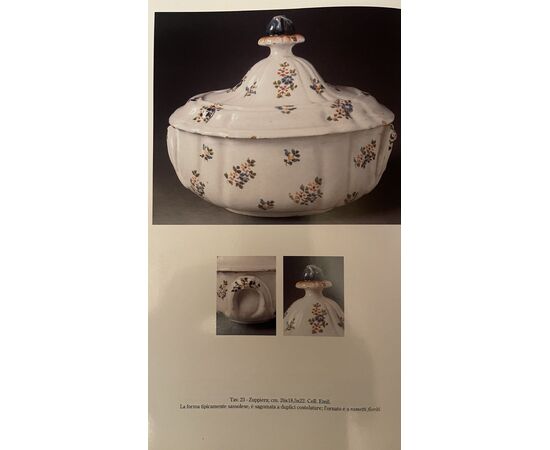 Zuppiera in maiolica con decoro a ‘rametti fioriti’.Manifattura Dallari Sassuolo.