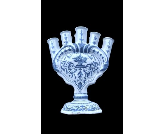 Vaso tulipaniera in maiolica.Moustiers.Francia.