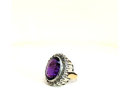 ANELLO IN ORO CON AMETISTA E DIAMANTI