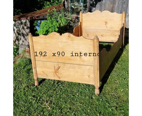 Letto rustico