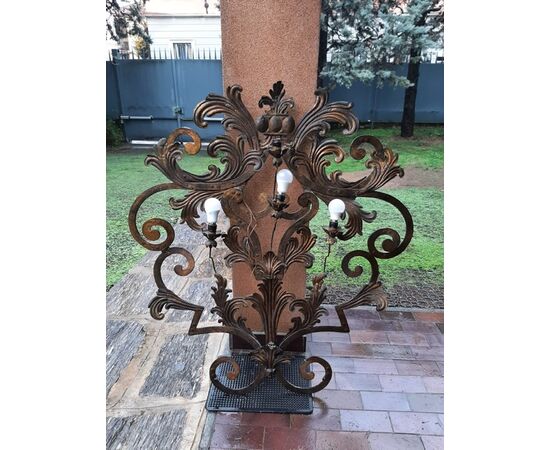 Grande applique in metallo dorato cm. 95 x 60