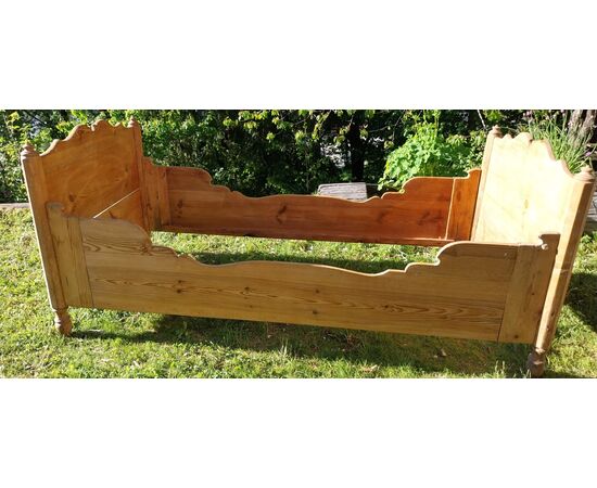 Letto rustico
