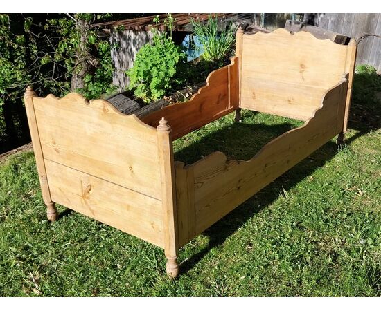 Letto rustico