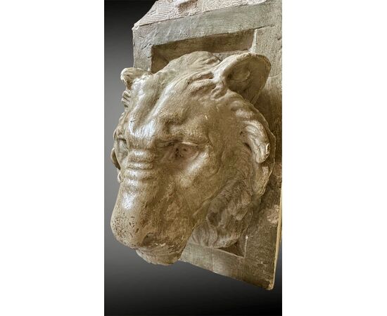 Coppia di teste di leone in stucco – XIX secolo