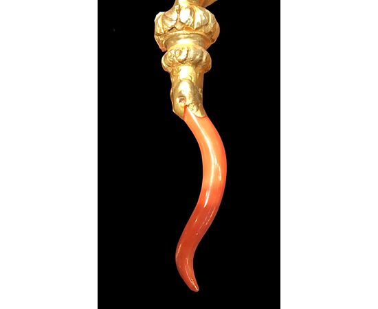 Sonaglio - fischietto,gioco da bambini in argento vermeille con corpo globulare rastremato sbalzato con motivi vegetali stilizzati.