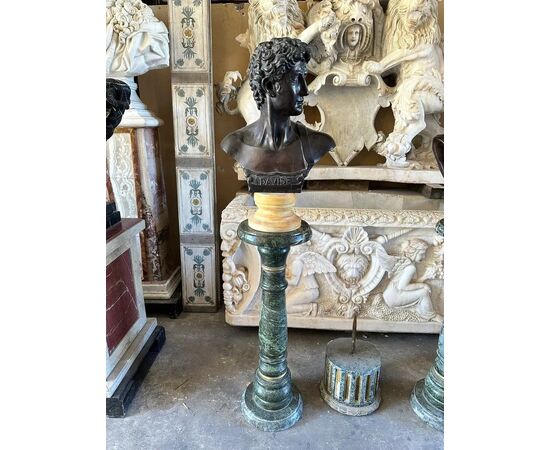  Busto in Bronzo 'Davide' con Base in Marmo, su colonna in marmo verde, XIX Secolo 