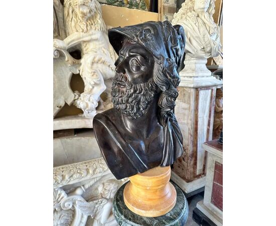  Busto in Bronzo di Menelao, su colonna in marmo verde del XIX Secolo