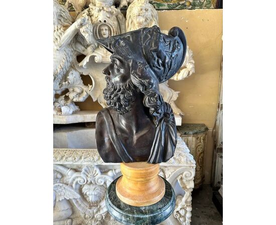  Busto in Bronzo di Menelao, su colonna in marmo verde del XIX Secolo