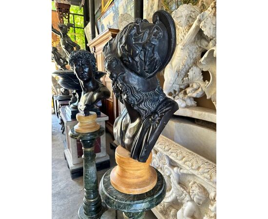 Busto in Bronzo di Menelao, su colonna in marmo verde del XIX Secolo