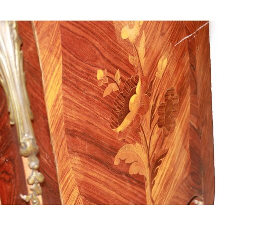 Comoncino francese Stile Luigi XV a 2 cassetti riccamente Intarsiato