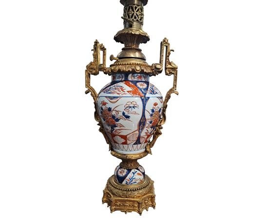 COPPIA DI LUMI IN PORCELLANA - IMARI -  XIX SEC.