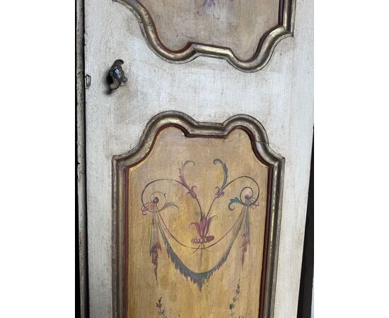 PTS889 - Porta bifacciale laccata, epoca '800, misure cm L 104 x H 218