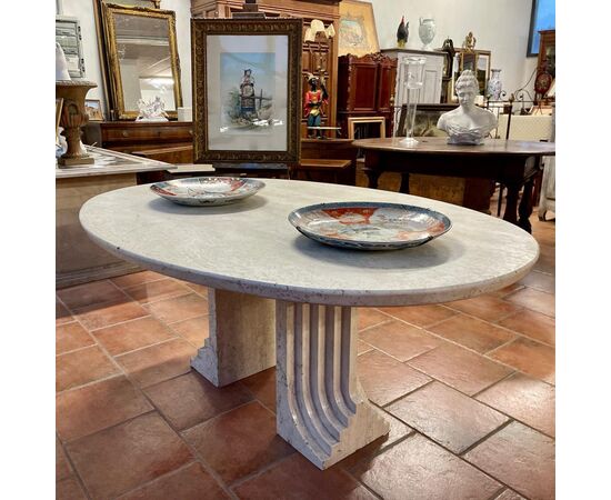 Tavolo di design anni 70 in travertino