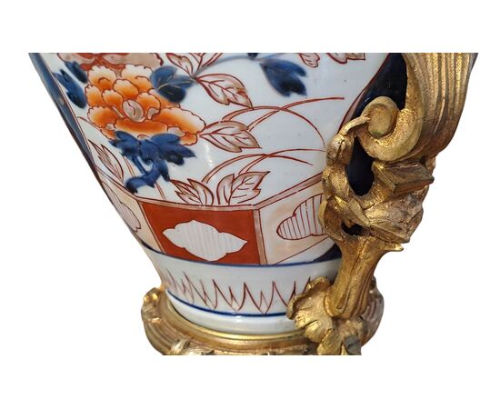 COPPIA DI LUMI IN PORCELLANA - IMARI -  XIX SEC.