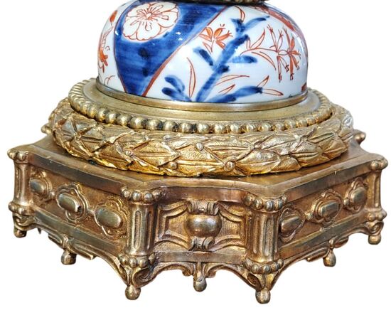 COPPIA DI LUMI IN PORCELLANA - IMARI -  XIX SEC.